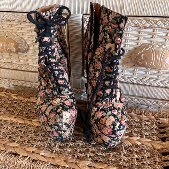Jeffrey Campbell Black Floral Lace-Up Boots BUYOFFERBUY - Picture 1 of 9